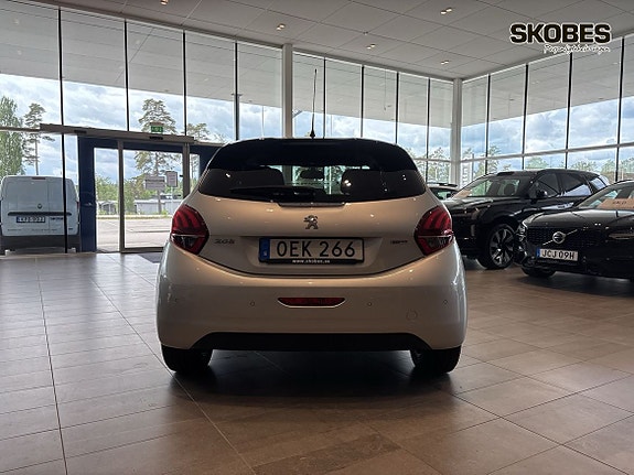 Peugeot 208 5 of 5