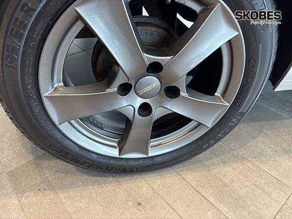 Peugeot 208 16 of 19