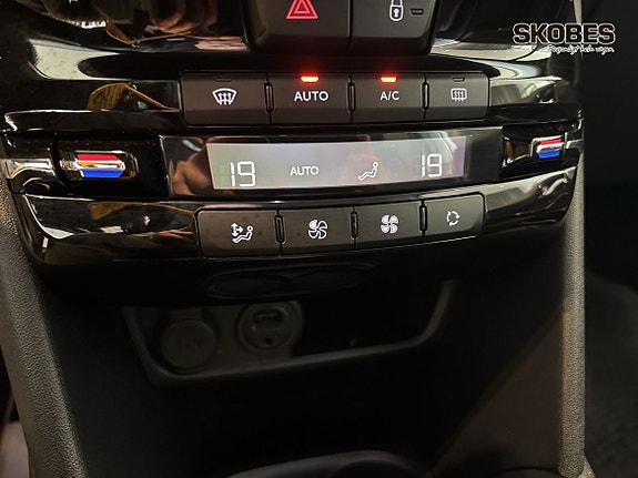 Peugeot 208 17 of 19