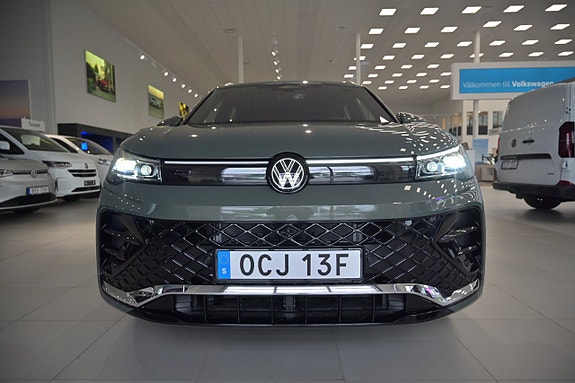 Volkswagen Tiguan 3 of 27