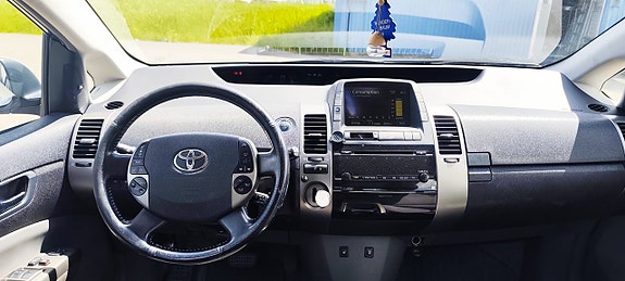Toyota Prius 5 of 5