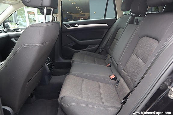Volkswagen Passat 5 of 5