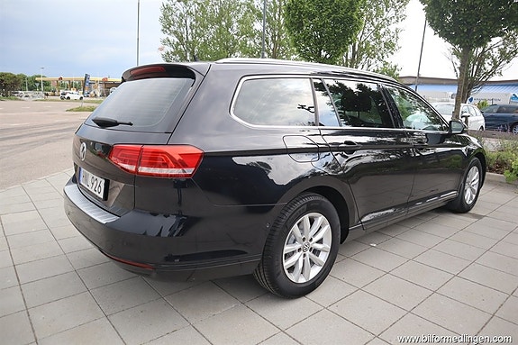 Volkswagen Passat 3 of 5