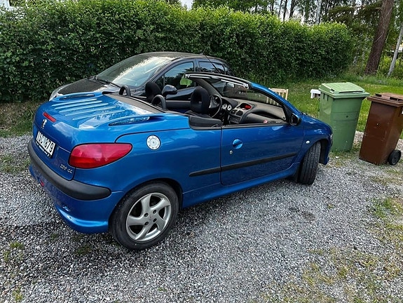 Peugeot 206 CC 2 of 5
