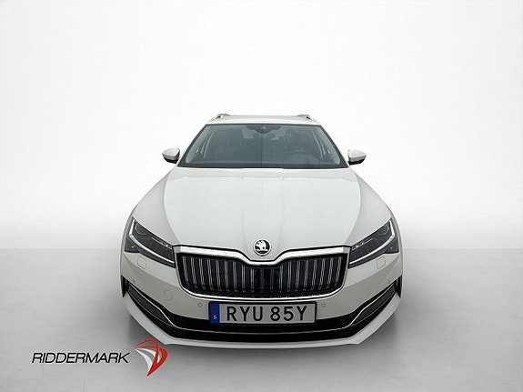 Skoda Superb 2 of 5