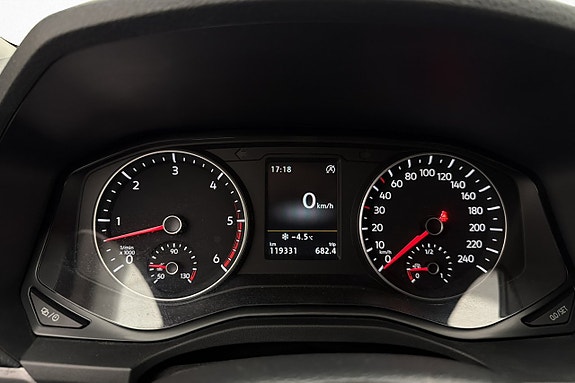 Volkswagen Amarok 18 of 29