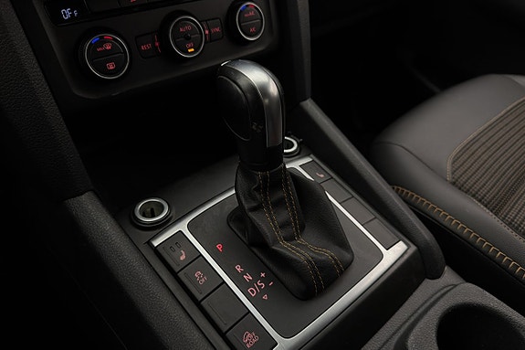 Volkswagen Amarok 27 of 29