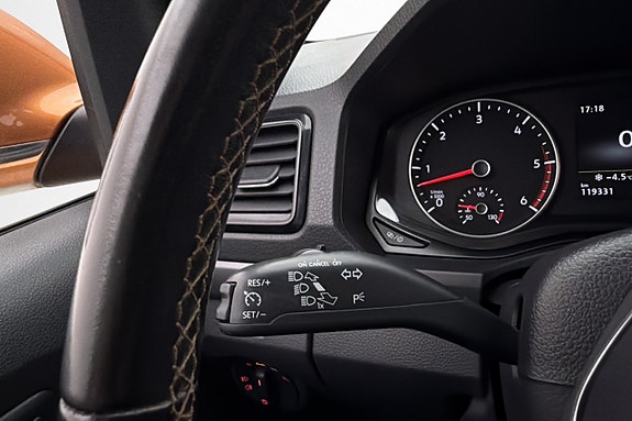 Volkswagen Amarok 23 of 29