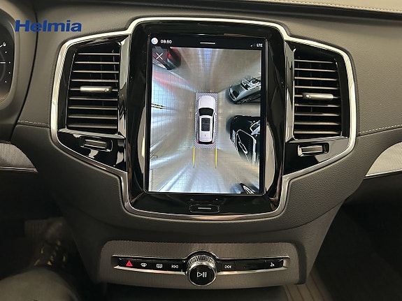 Volvo XC90 15 of 18