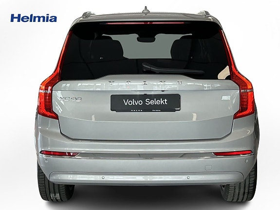 Volvo XC90 8 of 18