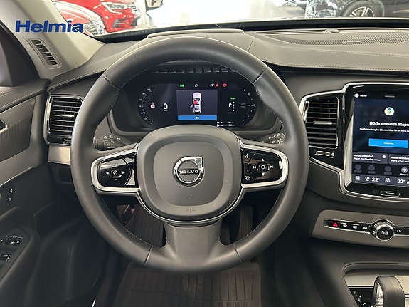 Volvo XC90 11 of 18