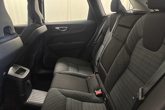 Volvo XC60 12 of 23