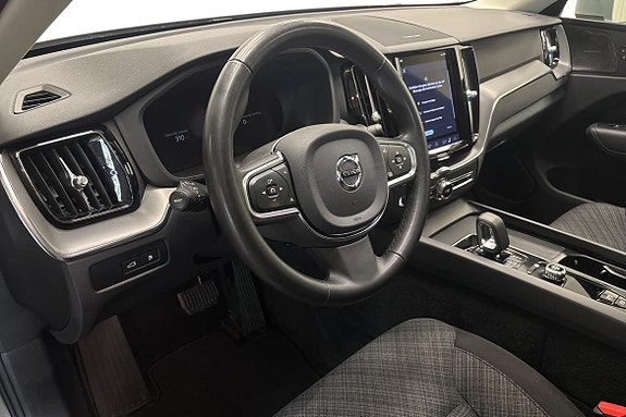 Volvo XC60 8 of 23