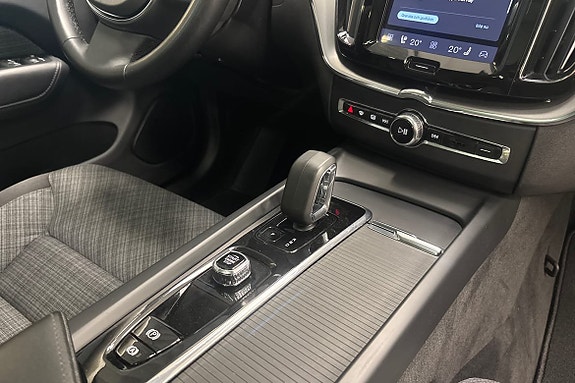 Volvo XC60 16 of 23