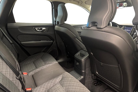 Volvo XC60 11 of 23