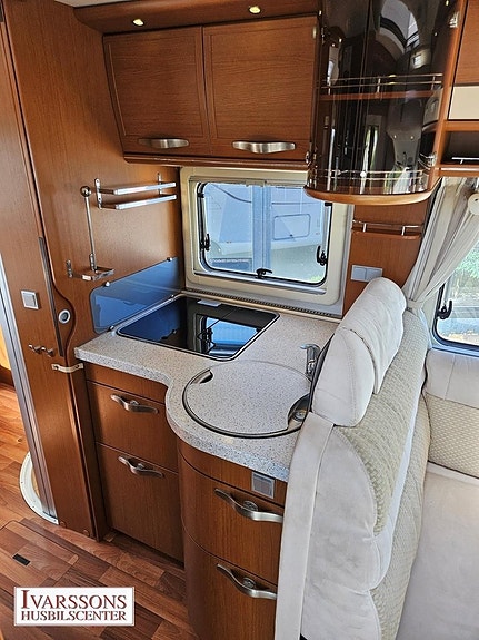 Hymer B 698 CL / Queensbed / Stort Garage / 156hk / 4250kg 12 of 21