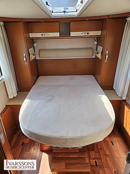 Hymer B 698 CL / Queensbed / Stort Garage / 156hk / 4250kg 14 of 21