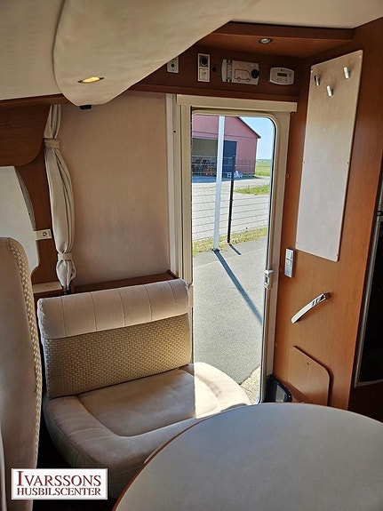 Hymer B 698 CL / Queensbed / Stort Garage / 156hk / 4250kg 9 of 21