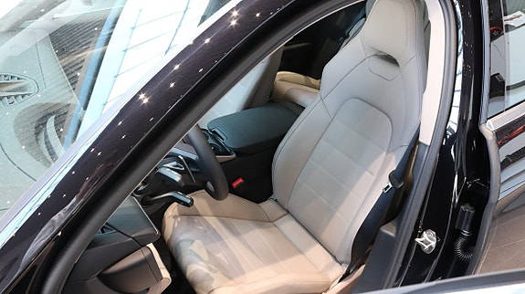 Porsche Panamera 4 9 of 11