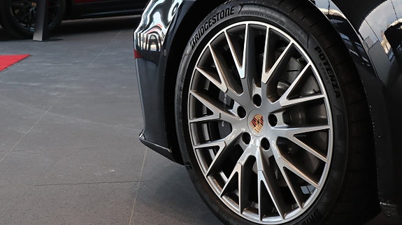 Porsche Panamera 4 11 of 11