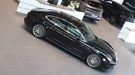 Porsche Panamera 4 5 of 5