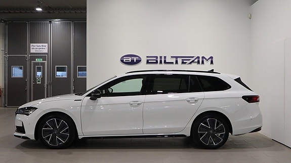 Skoda Superb 2 of 5