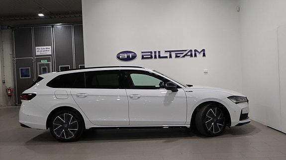 Skoda Superb 3 of 5