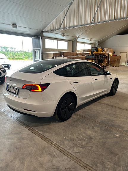 Tesla Model 3 2 of 10