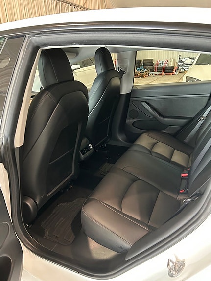 Tesla Model 3 5 of 10