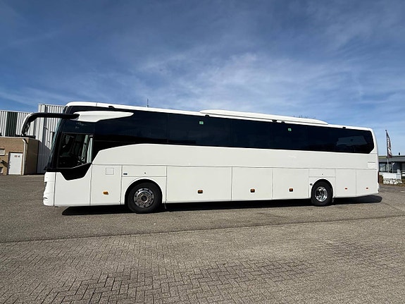 Mercedes-Benz Tourismo 4 of 12