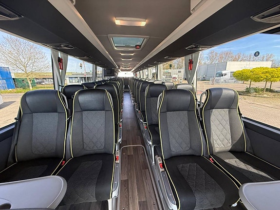 Mercedes-Benz Tourismo 5 of 12