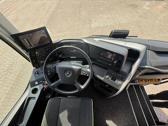 Mercedes-Benz Tourismo 10 of 12