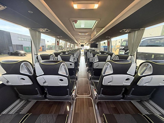 Mercedes-Benz Tourismo 7 of 12