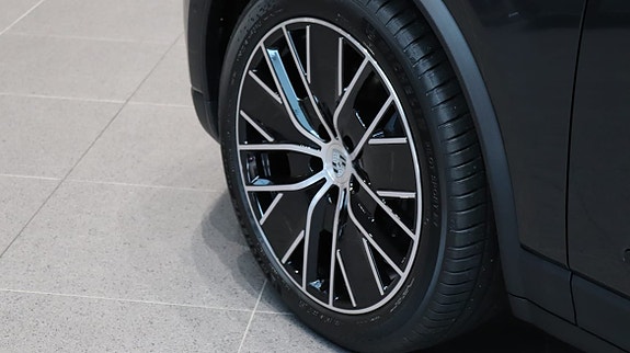 Porsche Macan 4 5 of 5