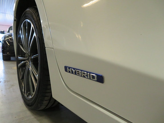 Lexus CT200h 16 of 27