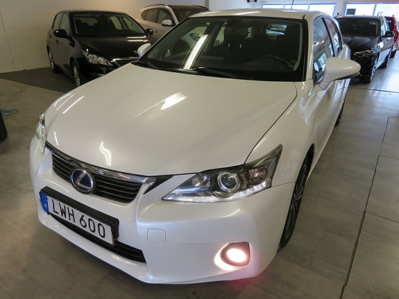 Lexus CT200h 7 of 27