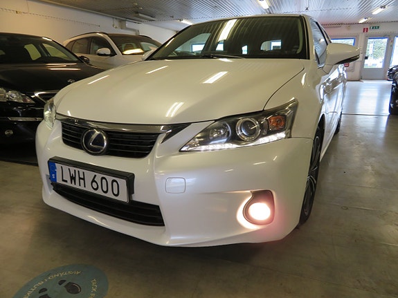 Lexus CT200h 3 of 27