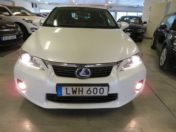 Lexus CT200h 19 of 27