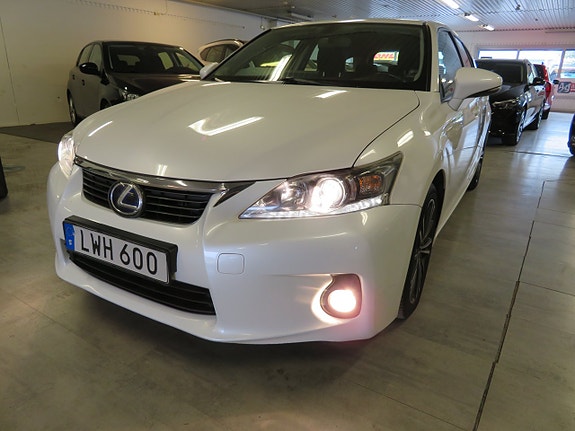 Lexus CT200h