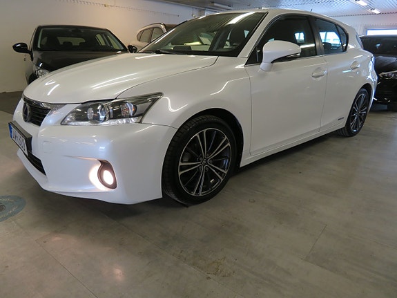 Lexus CT200h 4 of 27