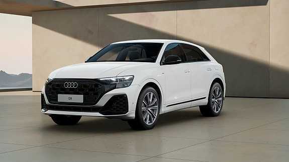 Audi Q8 2 of 11