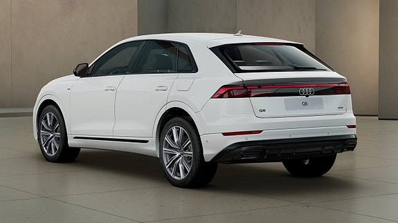 Audi Q8 5 of 11