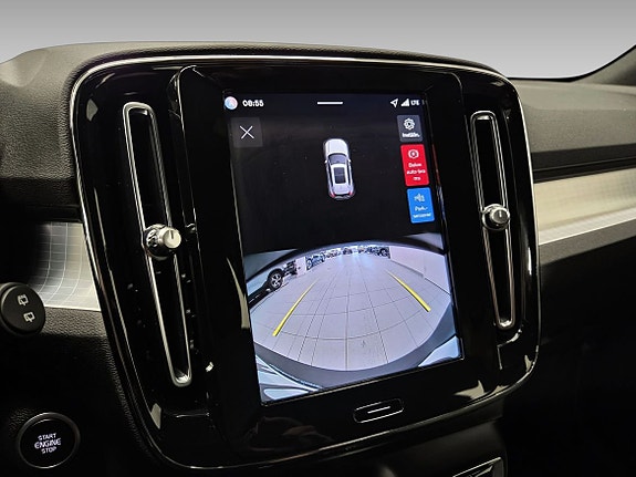 Volvo XC40 9 of 15