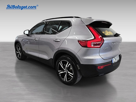 Volvo XC40 3 of 15