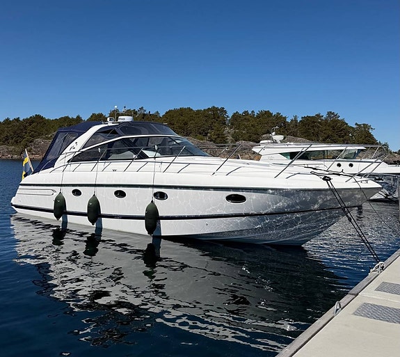 Princess V42 -2002 | 2 x Volvo Penta KAD300 | Mycket fin!