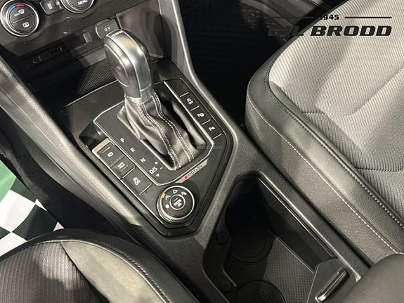 Volkswagen Tiguan 12 of 14