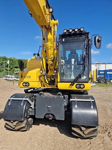 Komatsu PW148-11E0 5 of 5