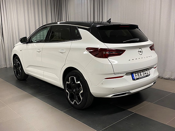 Opel Grandland 3 of 5