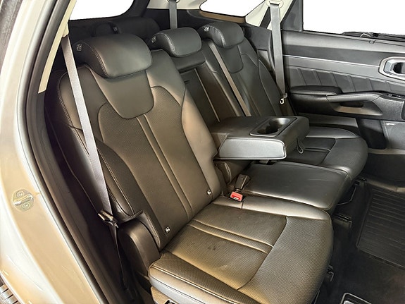Kia Sorento 13 of 18
