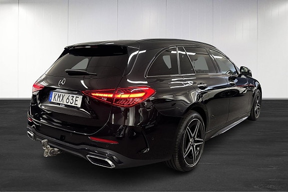 Mercedes-Benz C300 4 of 5